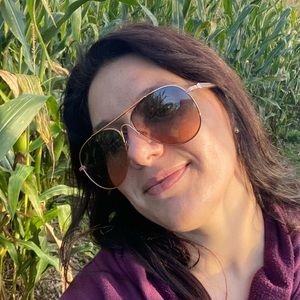 Meet your Posher, Danielle